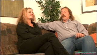 Похотливая мамаша бо азим сиськами трахается аз худ зятем имкон ба ӯ кончить дар он tits калон