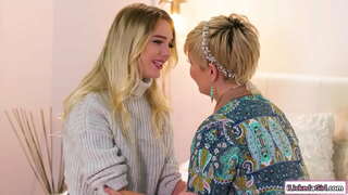 Böyük tits милф licks ass kiçik сисястой лесбиянке