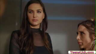 Charlotte Stokely tilfredsstille hennes behov og hun selv hjelpe Silvia Saige