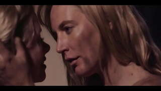 Serena Sirenis, Mona Wales