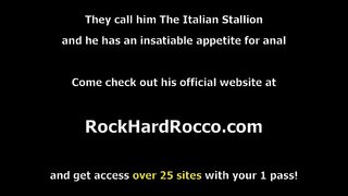 Slut stepteen tha ag iarraidh a bhith coltach ris a h-stepmom,tha iad a &#039; tòiseachadh kissing agus licking gach cuid eile pussy.Gu h-obann i stepdad chan eil,an àite a bhith a &#039; faighinn mad e ag innse dhaibh suck amhaich aige big cock.Ann an tilleadh e fucks stepteens pussy agus wifes tight juicy anal.
