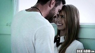 Seksi hatun büyük sert penis emdi