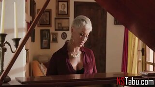 ���မျိုးသမီးအိမ်တော်၌ကစားသောအခါခင်ပွန်းသည်အကွာ-ရိုင်ယန် Keely၊နိုင်ငံခြား Valentina