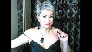 ���ស្ចារ្យរុស្ស៊ី MILF ទ។ របស់នាង cunt ផ្អែមគ្មាននៅក្នុងក្តៅឯកជនបង្ហាញ។។។